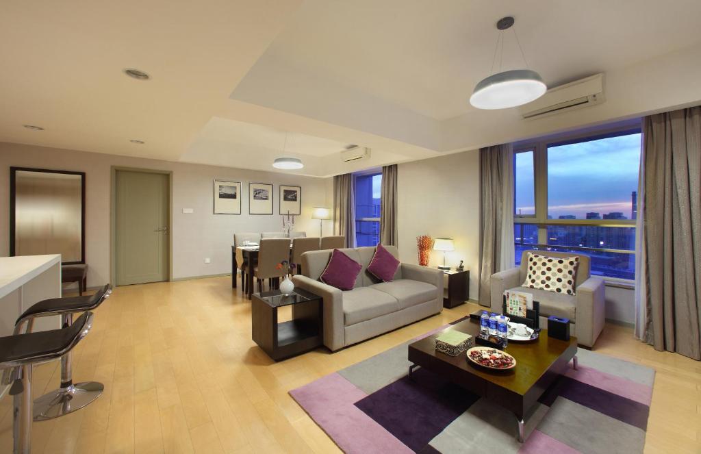 Апартаменты (Three-Bedroom Executive Family Suite (up to 6 people)), Somerset Heping Shenyang