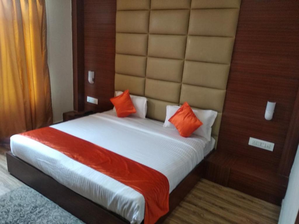 HOTELS IN AGRA