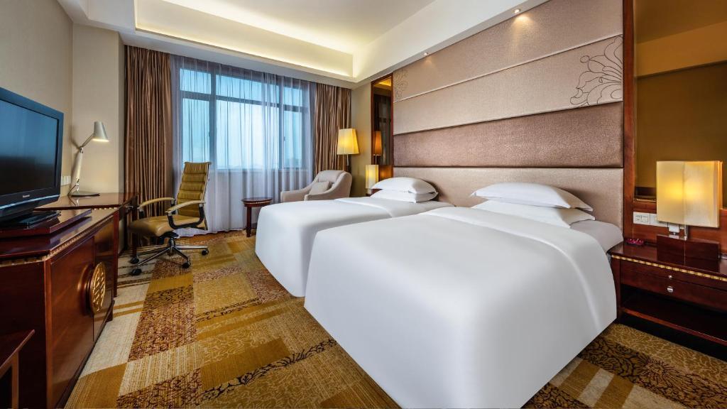 Двухместный (Стандартный номер с 2 отдельными кроватями) отеля Crowne Plaza Foshan, Фошань