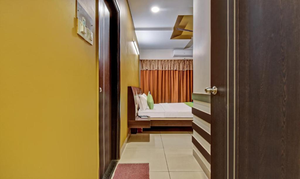 Двухместный ([Sanitized] Standard Double Room), Hotel Raj Elegance - Manayata Tech Park