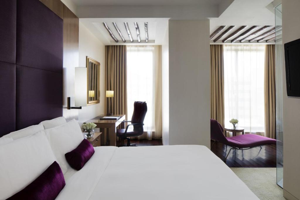 Апартаменты (Апартаменты с 3 спальнями) отеля The H Dubai, Дубай