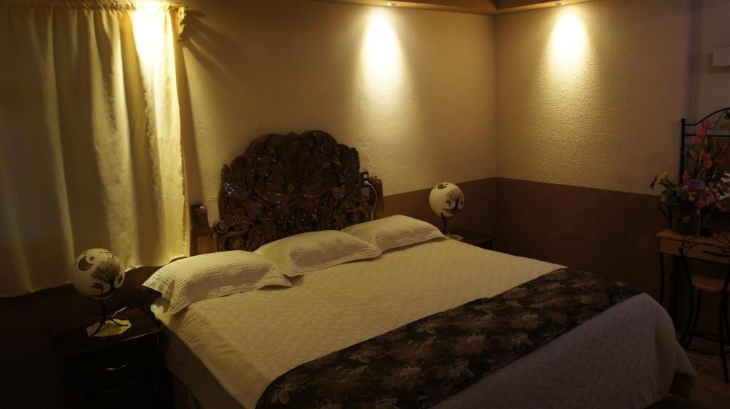 Двухместный (Номер Делюкс с кроватью размера «king-size») отеля Posada y Spa Jade Teotihuacan, Сан-Хуан-Теотиуакан