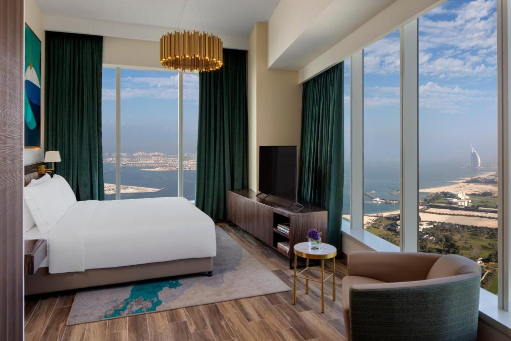 Апарт-отель Avani Palm View Dubai Hotel & Suites