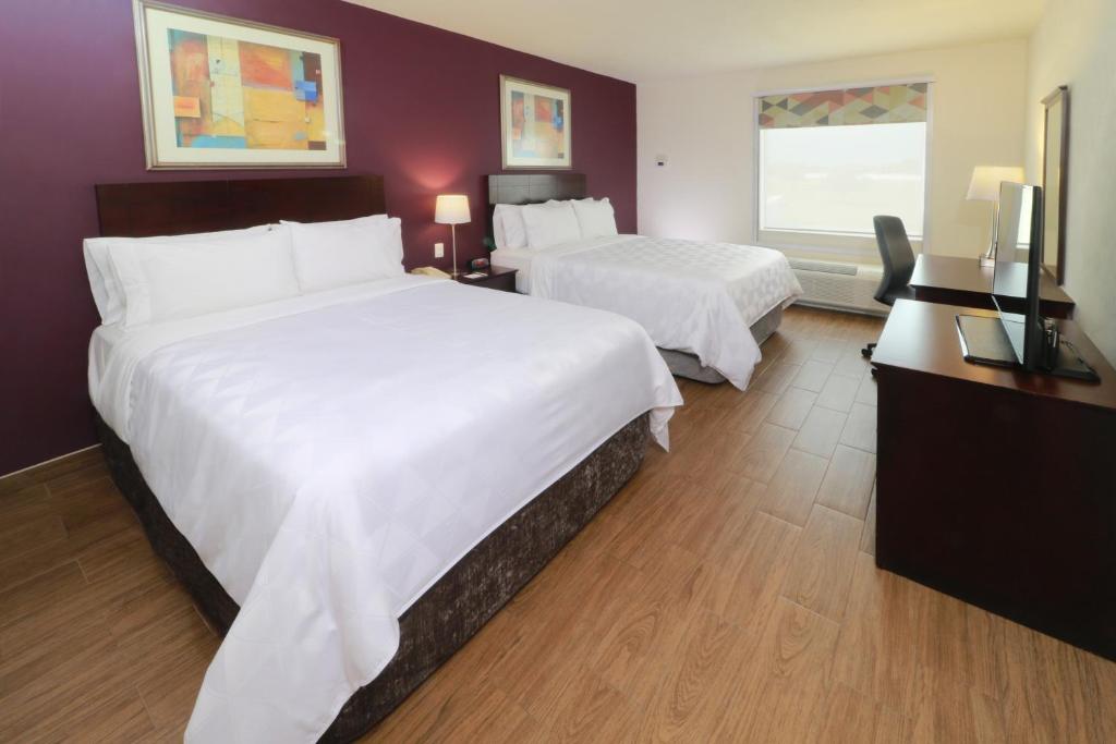 Двухместный (Двухместный номер с 2 двуспальными кроватями - Для некурящих) отеля Holiday Inn Reynosa Industrial Poniente, Рейноса
