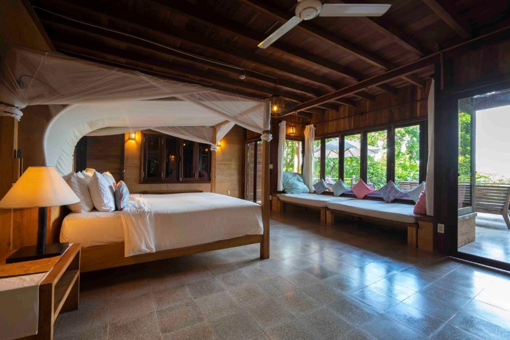 Вилла (Отдельная вилла Делюкс с видом на залив) курортного отеля Mango Bay Phu Quoc Resort, Дуонг-Донг
