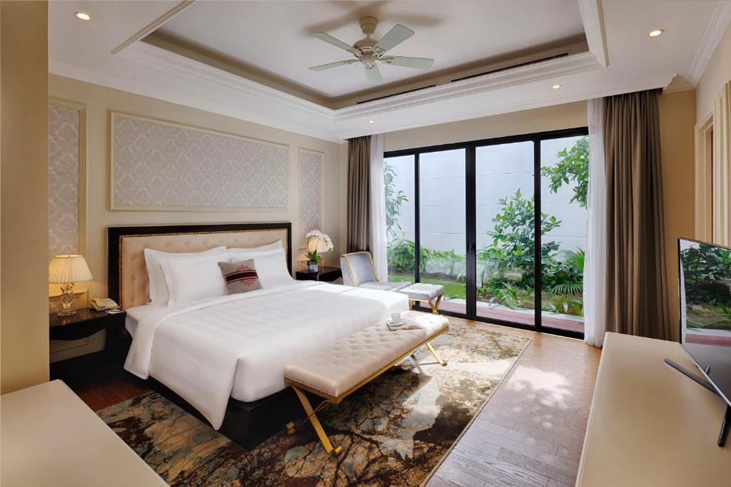 Вилла (Two-Bedroom Villa Pool View with VinWonders) курортного отеля Vinpearl Discovery Golflink Nha Trang, Нячанг
