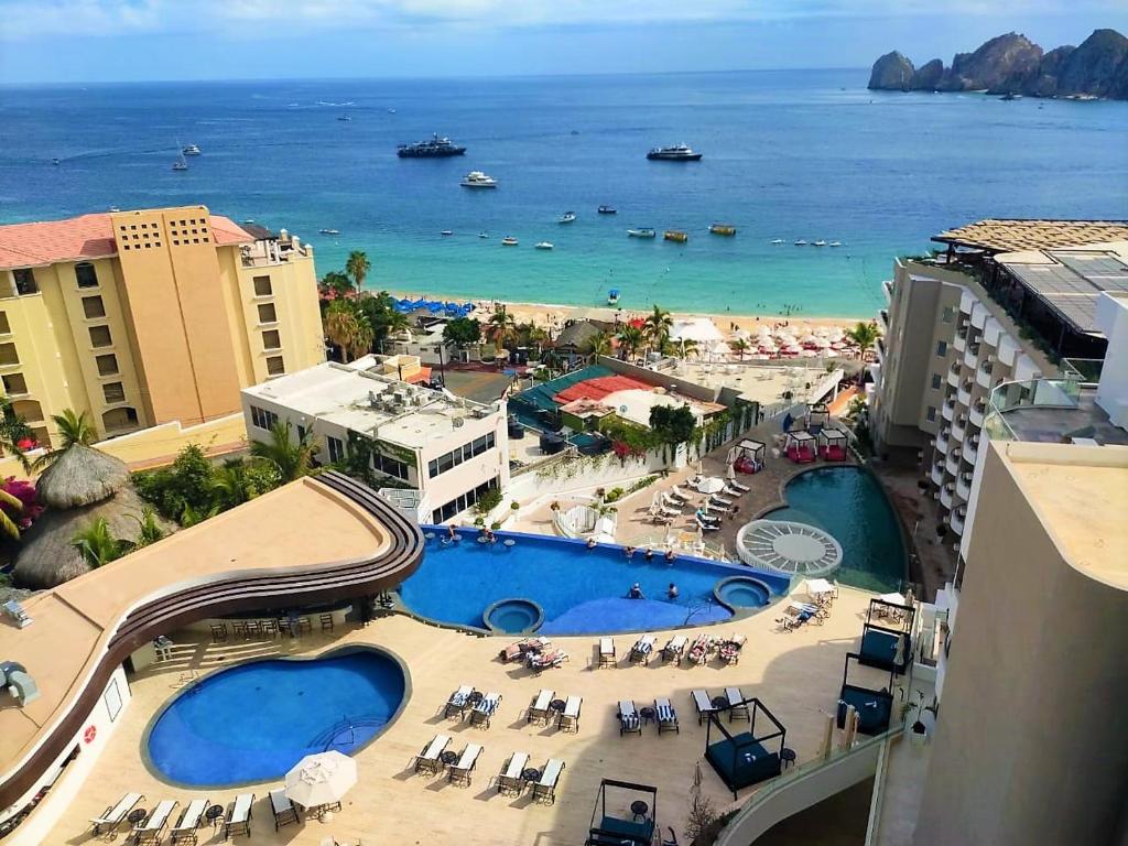 Апартаменты (Corazon Suite - 2 BR Ocean View Suite) отеля Cabo Villas Beach Resort & Spa, Кабо-Сан-Лукас