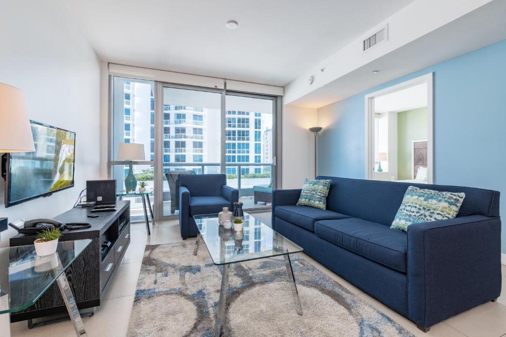 Апартаменты (Апартаменты с 1 спальней и частичным видом на океан) апартамента Churchill Suites Monte Carlo Miami Beach, Майами-Бич