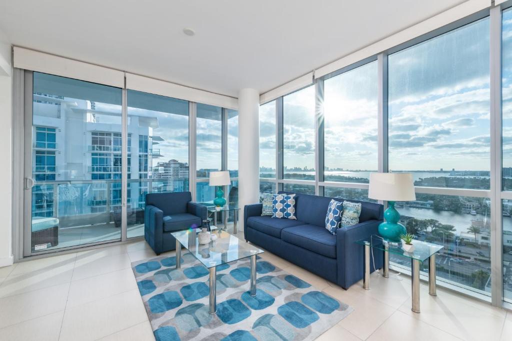 Апартаменты (Апартаменты Делюкс с 1 спальней - Вид на залив) апартамента Churchill Suites Monte Carlo Miami Beach, Майами-Бич