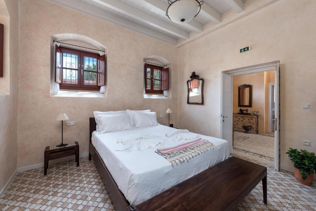 Двухместный (Двухместный номер с двуспальной кроватью и дополнительной кроватью) отеля ESTIA RODOS, Родос