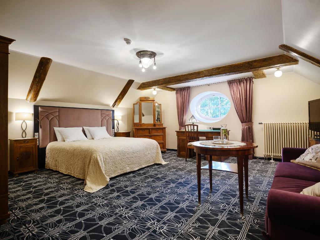 Двухместный (Просторный двухместный номер Sky Parlor с 1 кроватью или 2 отдельными кроватями) отеля Luxury Art Nouveau Hotel Villa Ammende, Пярну