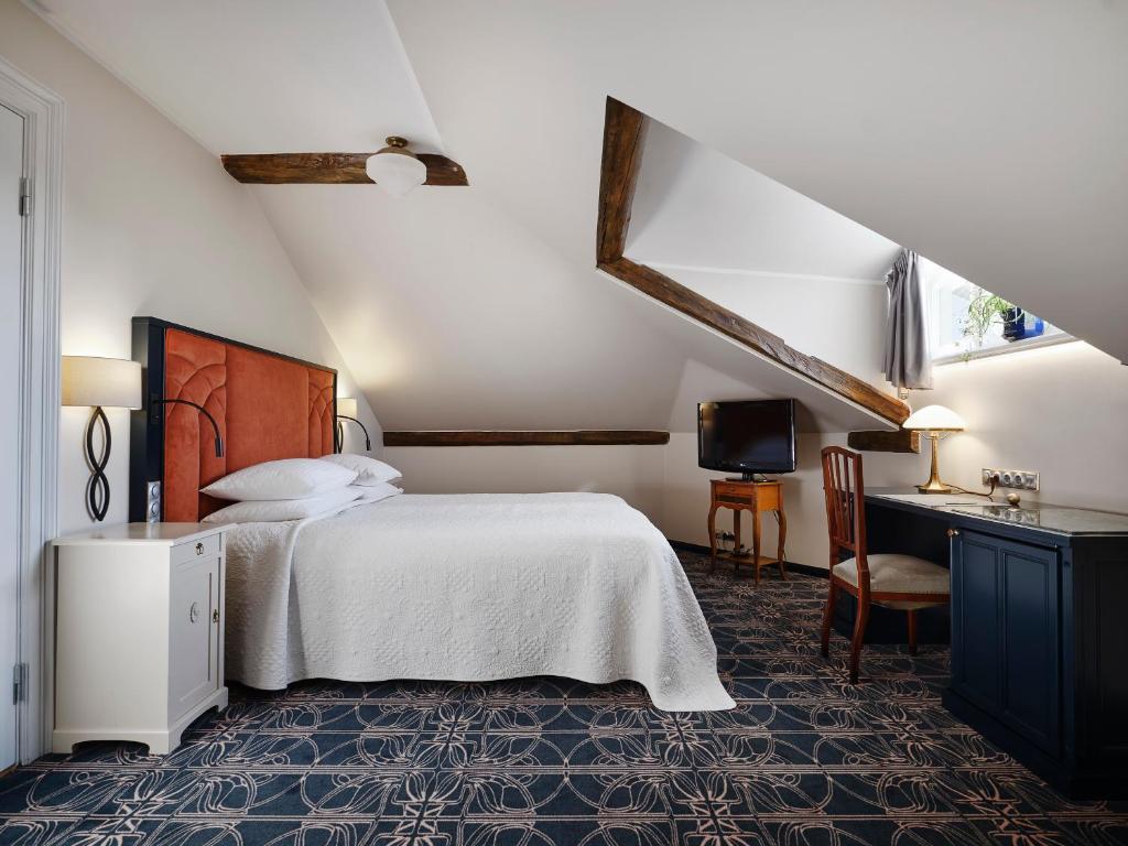 Двухместный (Двухместный номер Sky Parlor с 1 кроватью или 2 отдельными кроватями) отеля Luxury Art Nouveau Hotel Villa Ammende, Пярну