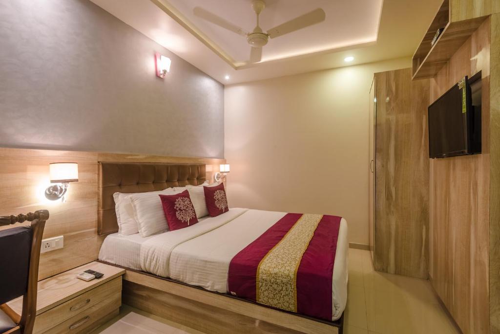 Двухместный (Бюджетный двухместный номер с 1 кроватью) отеля Hotel Liberty Plaza, Мумбай