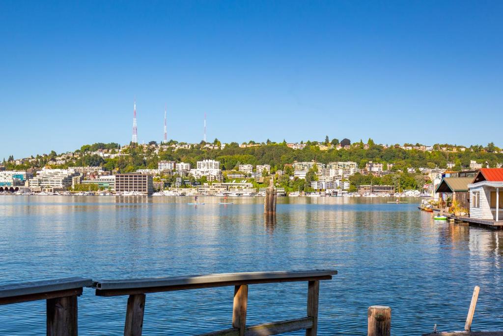 Номер (Дом с 4 спальнями), The Fabulous Fairview on Lake Union