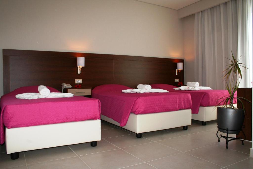 Трехместный (Трехместный номер Делюкс) отеля Matala Bay Hotel & Apartments, Матала (Крит)