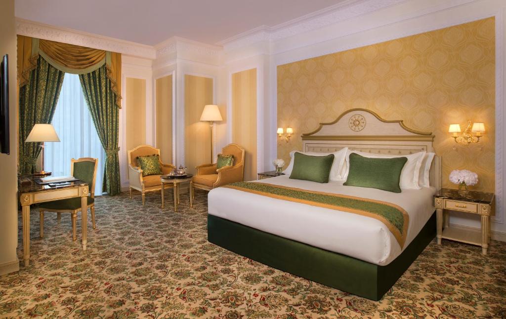 Двухместный (Двухместный номер «Гранд» Делюкс с 1 кроватью) отеля Royal Rose Hotel, Абу-Даби