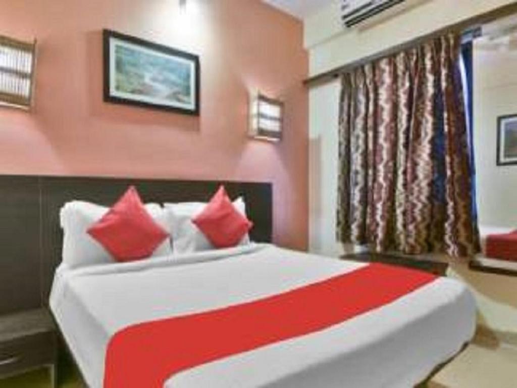 Двухместный (Номер Делюкс) отеля Hotel Rajeshwar, Мандрем
