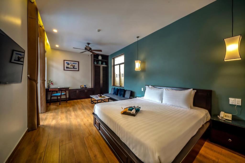 Двухместный (Двухместный номер с 1 кроватью и балконом) гостевого дома Serene River Villa, Хойан