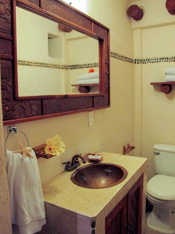 Двухместный (Двухместный номер с 1 кроватью) отеля Hotel Villas Las Azucenas, Сиуатанехо