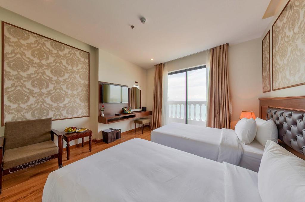 Двухместный (Двухместный номер с 2 отдельными кроватями и видом на море) отеля Imperial Nha Trang, Нячанг