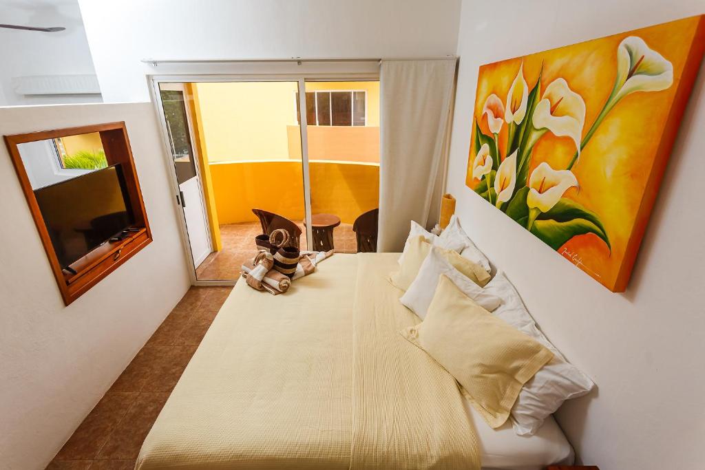 Студио (Studio with Balcony(1 Adult + 3 Children)) апартамента Kaam Accommodations, Пуэрто-Морелос