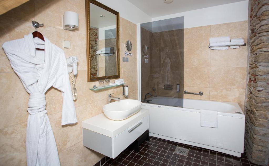 Двухместный (Двухместный номер Zen с 1 кроватью или 2 отдельными кроватями, бесплатное посещение комплекса саун) отеля Vihula Manor Country Club & Spa, Вызу
