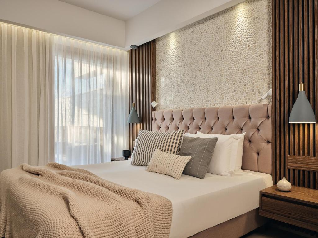 Сьюит (Семейный люкс с видом на море и собственным бассейном) курортного отеля Sensimar Royal Blue Resort & Spa, Панормос (Ретимнон)