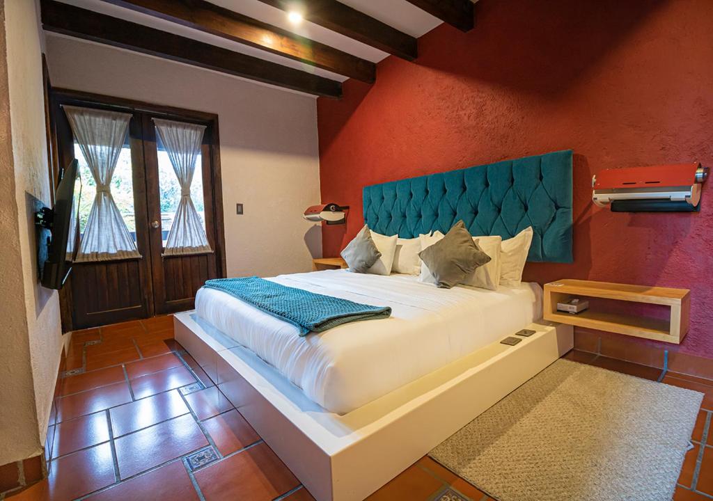 Двухместный (Номер Делюкс с кроватью размера «king-size» и террасой) отеля El Hotel, Тепостлан