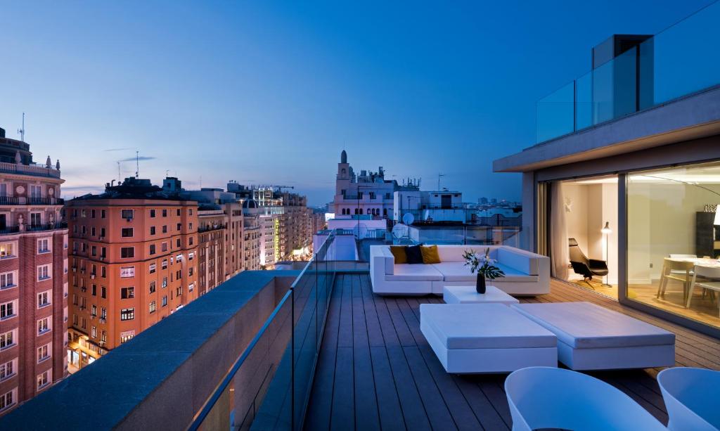 Апартаменты (Skyline 3 Bedroom Duplex Apartment with terrace) апарт-отеля Gran View Apartments, Мадрид