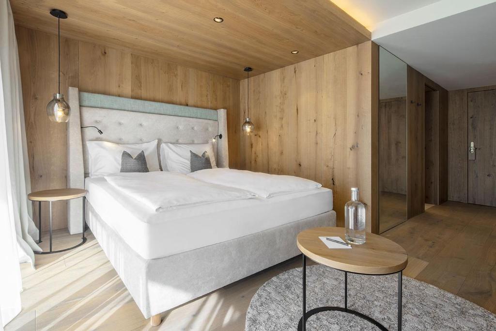 Двухместный (Улучшенный двухместный номер с 1 кроватью) отеля Edelweiss Grossarl - Der Stern in den Alpen, Гросарль