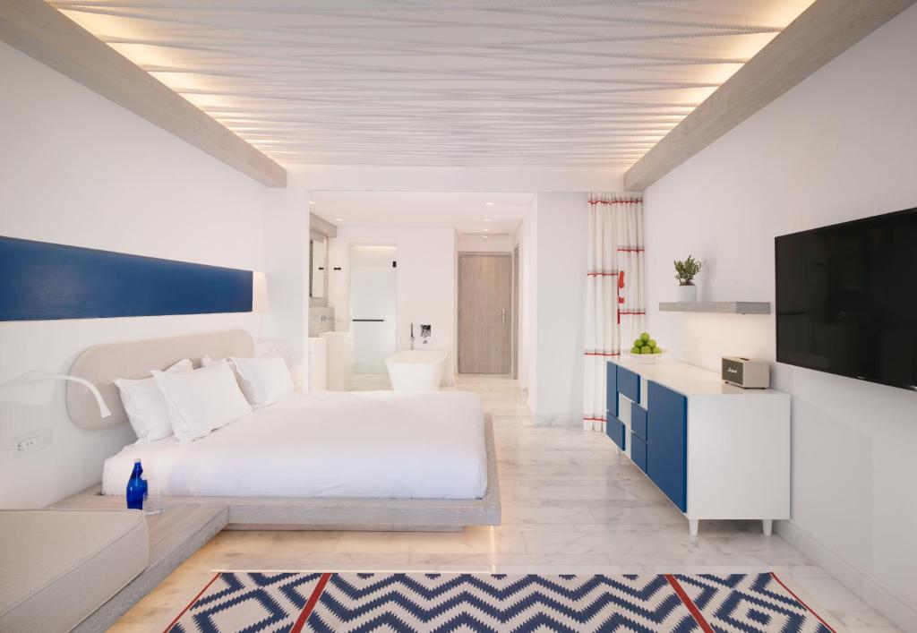 Двухместный (Номеh Riviera Retreat) отеля Mykonos Riviera - Small Luxury Hotels of the World, Тоурлос