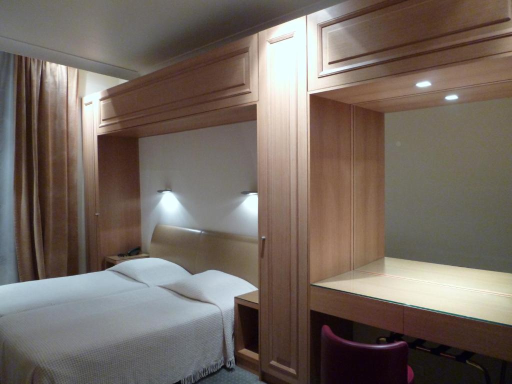 Двухместный (Двухместный номер с 2 отдельными кроватями) отеля Hôtel du Vieux Marais, Париж