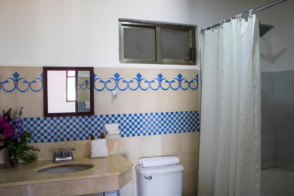Двухместный (Двухместный номер с 2 двуспальными кроватями и балконом) отеля El Navegante, Кампече