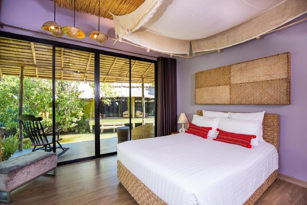 Двухместный (Superior Room - Pet Friendly) курортного отеля Asita Eco Resort, Самутсонгкхрам