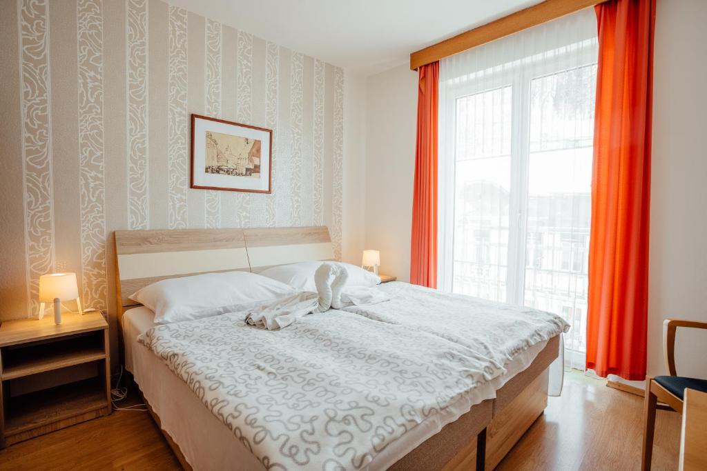 Двухместный (Двухместный номер с 1 кроватью или 2 отдельными кроватями) отеля Hotel Kerling, Банска-Штьявница