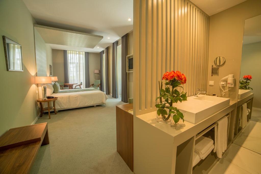 Двухместный (Двухместный номер с 1 кроватью или 2 отдельными кроватями и дополнительной кроватью) отеля Hotel do Parque, Брага