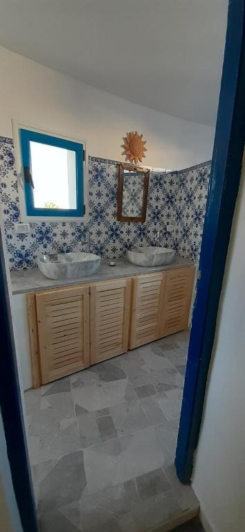Двухместный (Двухместный номер с 1 кроватью и собственной ванной комнатой) отеля Dar Chick Yahia Ile De Djerba, Мезран