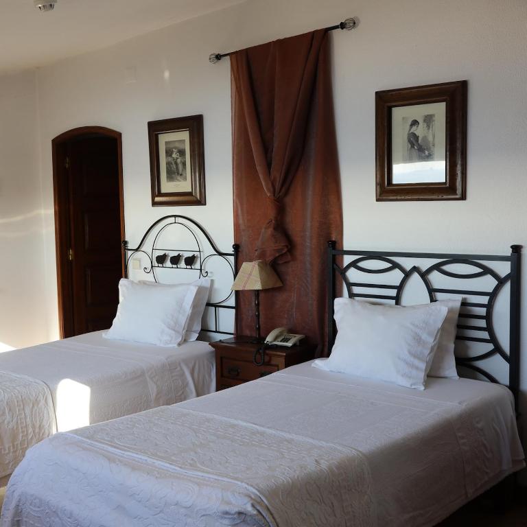 Двухместный (Двухместный номер с 1 кроватью или 2 отдельными кроватями и видом на море) отеля Hotel Portofoz, Порту