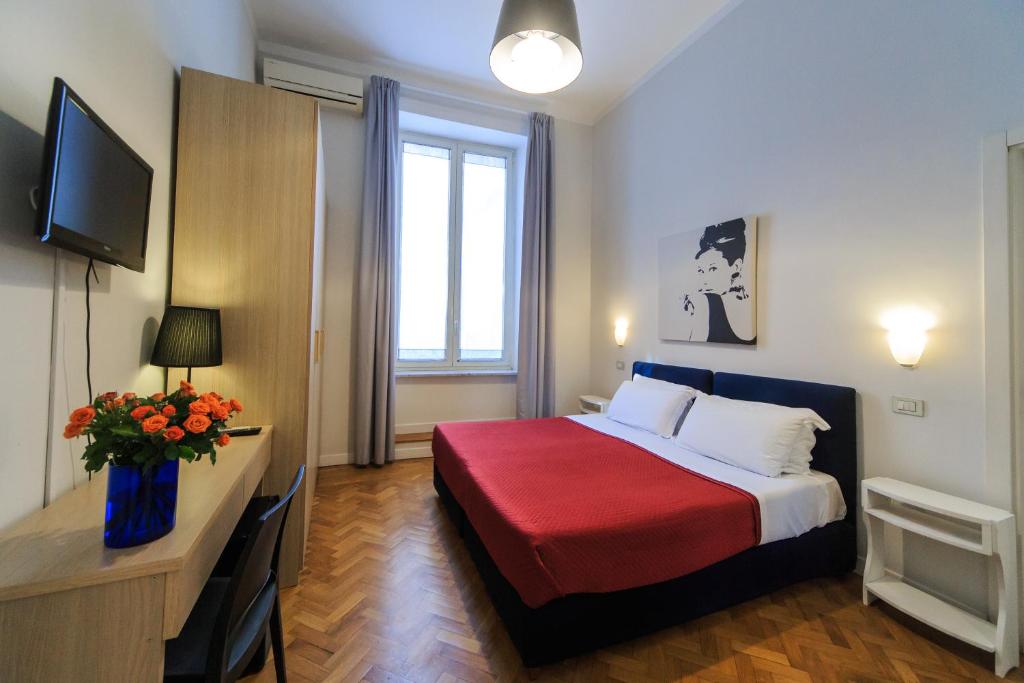 Двухместный (Стандартный двухместный номер с 1 кроватью или 2 отдельными кроватями) отеля Spaccanapoli Comfort Suites, Неаполь