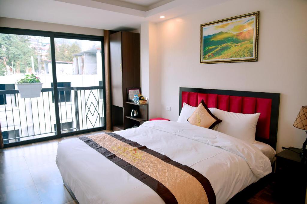 Двухместный (Номер с кроватью размера «queen-size» и видом на сад) отеля Hung Vuong hotel, Сапа
