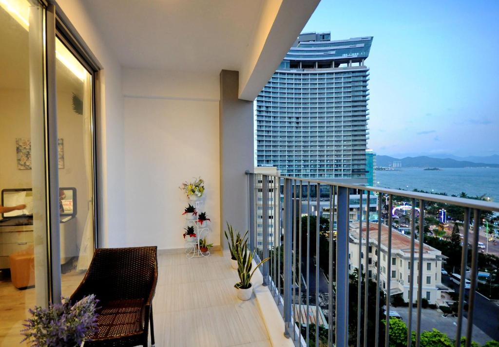 Двухместный (Номер с кроватью размера «king-size» и видом на море) апарт-отеля Sun and Sea Panorama Nha Trang, Нячанг