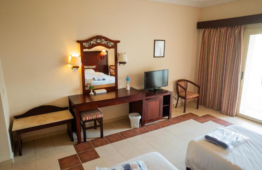 Двухместный (Стандартный двухместный номер с 1 кроватью или 2 отдельными кроватями) курортного отеля Brayka Bay Reef Resort, Абу-Дабаб