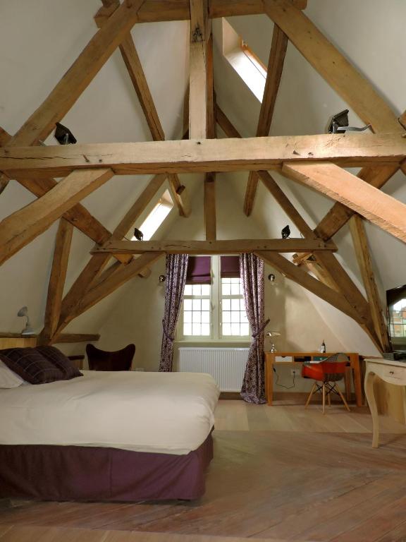 Двухместный (Двухместный номер Делюкс с 1 кроватью или 2 отдельными кроватями, вид на город) отеля B&B Saint-Sauveur Bruges, Брюгге