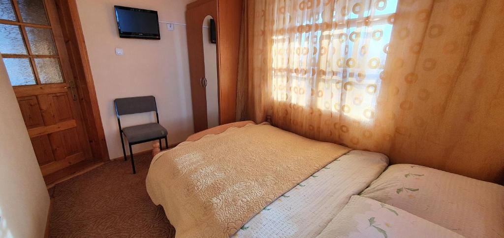 Двухместный (Двухместный номер с 1 кроватью и общей ванной комнатой) гостевого дома Casa de Vacanta Silvia, Гура-Гуморулуй