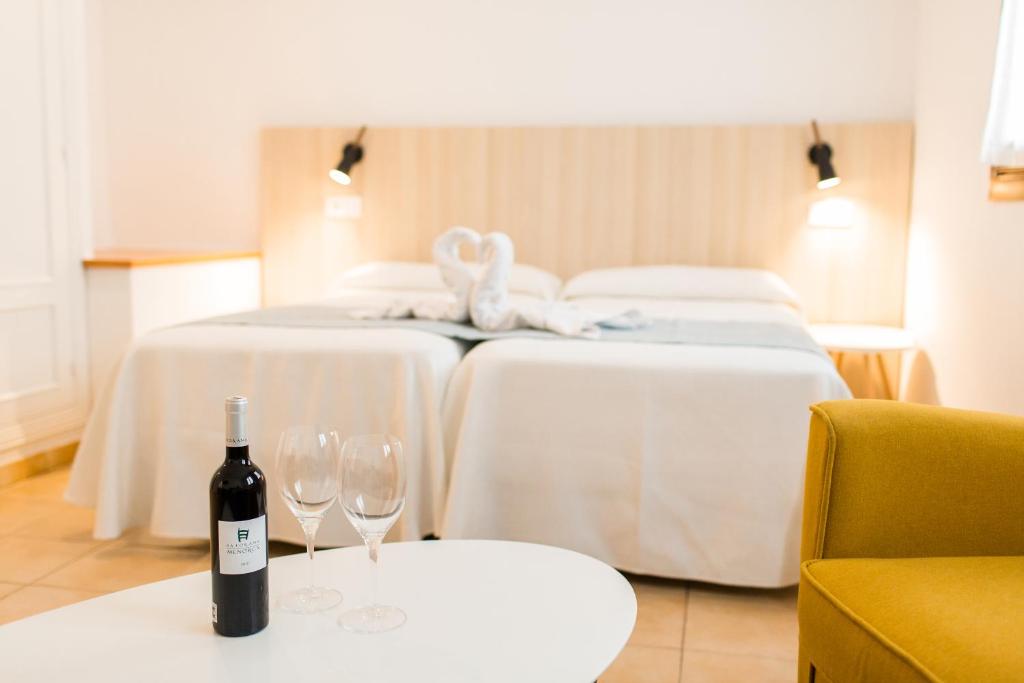 Двухместный (Двухместный номер с 2 отдельными кроватями - Подходит для гостей с ограниченными физическими возможностями) отеля Petit Hotel Ciutadella, Сьюдадела