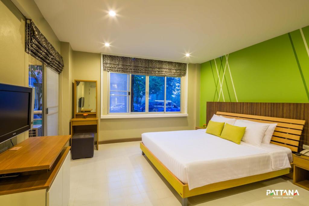 Апартаменты (Стандартный номер с кроватью размера «king-size») курортного отеля Pattana Golf Club & Resort, Чонбури