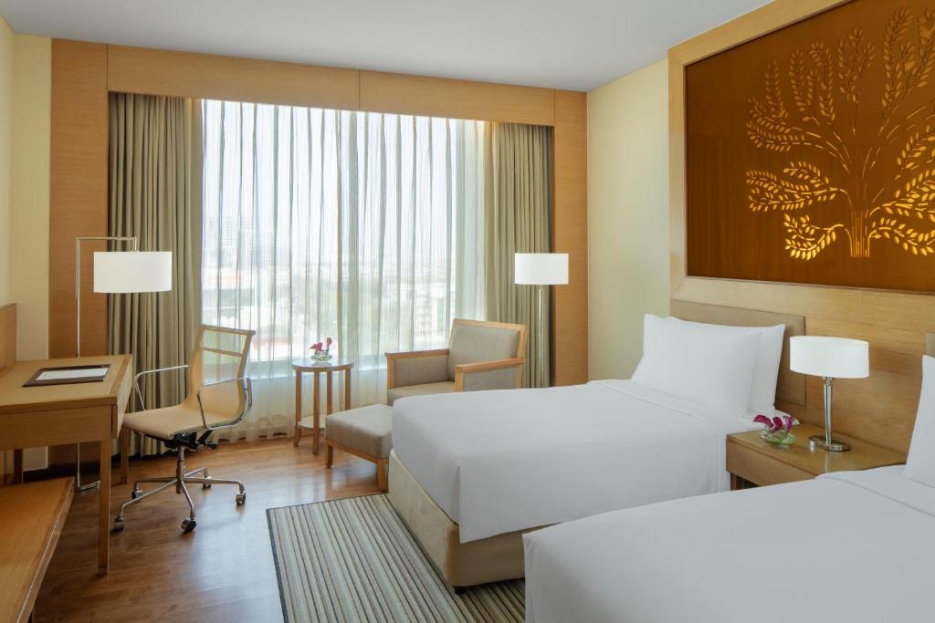 Двухместный (Superior Same Day use Room from 10AM to 5PM ( No overnight stay allowed)) отеля Radisson Blu Hotel New Delhi Dwarka, Нью-Дели