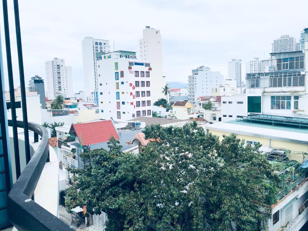 Четырехместный (Четырехместный номер с балконом) отеля Minh Thanh Hotel, Нячанг
