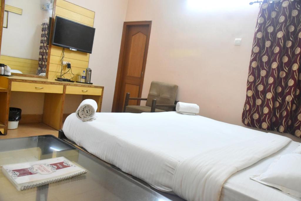 Двухместный (Двухместный номер Делюкс с 1 кроватью) отеля hotel aditya inn cantt, Варанаси