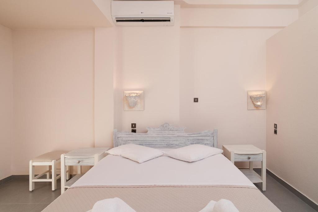 Двухместный (Стандартный двухместный номер с 1 кроватью или 2 отдельными кроватями и балконом) отеля Amaryllis Hotel, Перисса